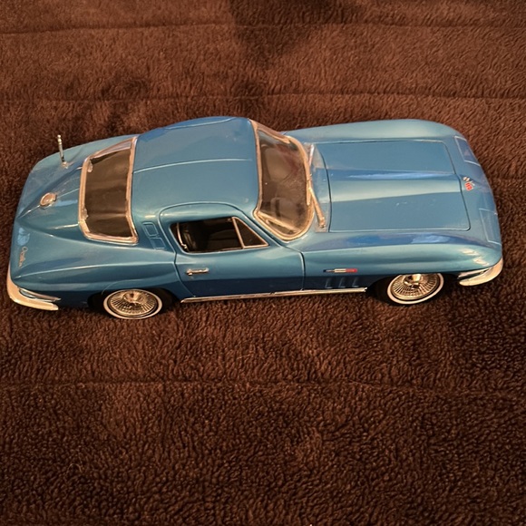 1965 all metal with rubber tires scale 1/18 - Picture 5 of 14